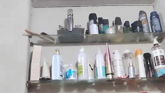 Soyunuyor, ayakkabılarımı çıkarıyor, makyajımı çıkarıyor, yatacak her şey. Sweet Dreams My Loves