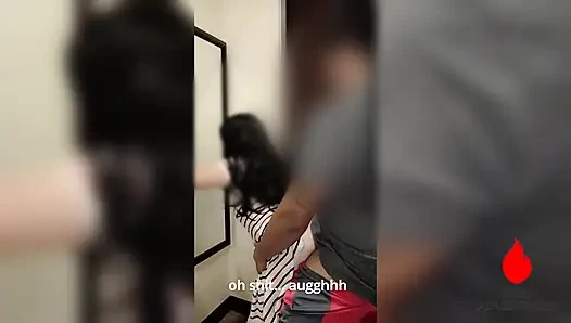 Pinay ateşli evli kadın kocasının odasının dışında aile şoförünü sikiyor - aldatan kız