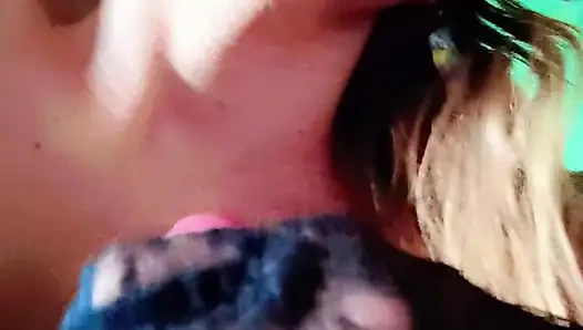 Mastürbasyon siyah seksi eldivenler yarağıma biniyor çok heyecanlı ve genç kızın sabahları süt içmesi gerekiyor