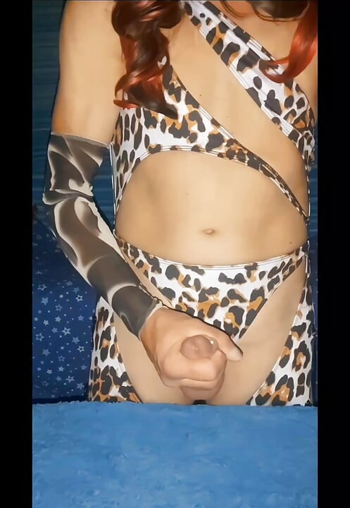 Kendimi sert tatma benim kıçımı yapma ve pre cum yalama benim yapışkan parmaklar temiz