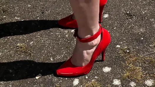 Büyük götlü esmer bdsm eğitimi alana kadar ormanda sikişiyor