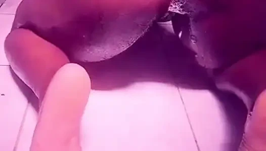 Nyazim kendimi filme alırken banyo yapıyor ve ayar yapıyorum