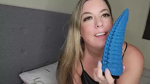 Maisie Lewis ve mavi Toy.mp4