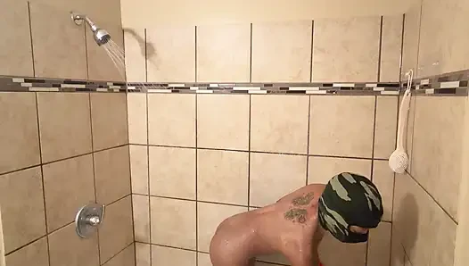 Duş zamanı canlı yayında ateşli vücudumu gösteriyor!