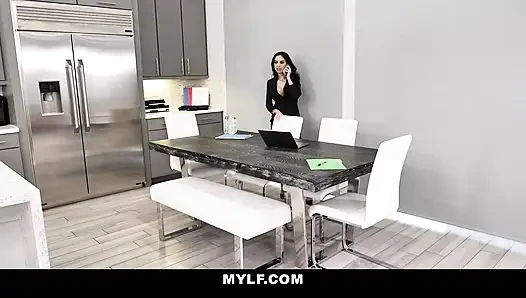 Emlakçı porno trinity st clair