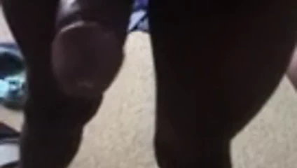 ibne kullanılan tarafından iki yabancılar ile büyük bir siyah horoz içinde bir