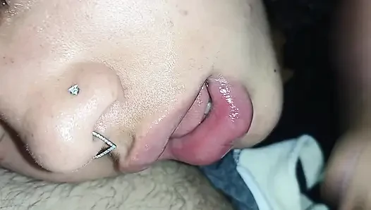 CREAMPIE FACIAL, SPURTING A LOT OF CUM ON HER BEAUTIFUL FULL LIPS