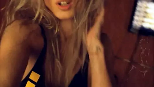 Demo (alternatif son)