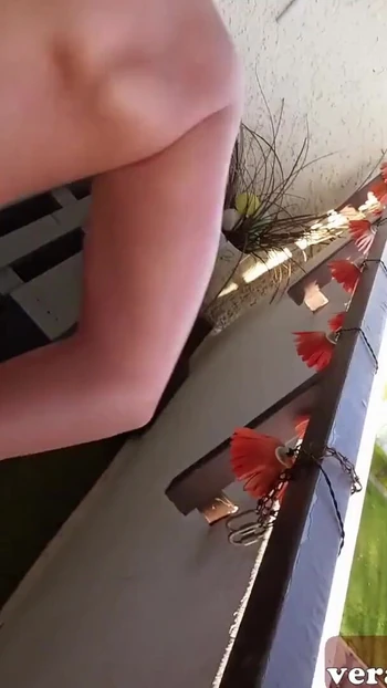 Сногсшибательный момент от "Публичный анальный балкон с немецкой фитнес-моделью в видео от первого лица a2m"