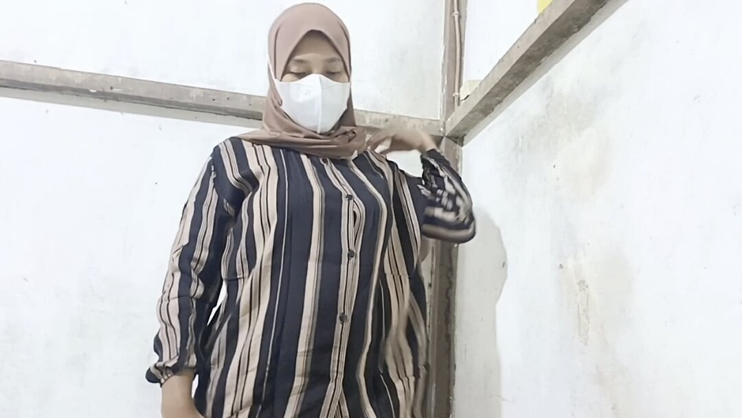 Viral!! Beautiful Teacher Is Masturbating