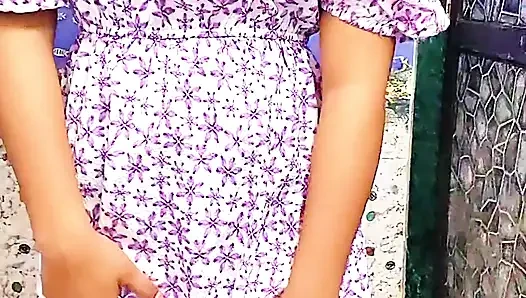 Sik beni bebeğim lütfen, beni ye sevimli Hintli kızCute minyon genç kız yarağını sertleştirmek istiyor.