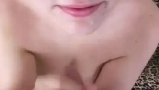 Seksi esmer kadın