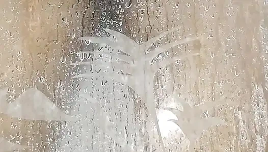 Ve iyi bir duş almak için bana eşlik edersen, ellerin kayıp