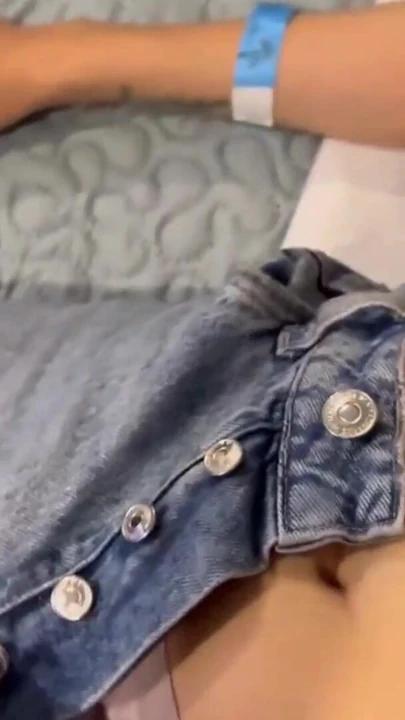 Lezbiyenlerin tadının neden bu kadar iyi olduğunu bilmek için vajina denemek istiyorum | Klip 1