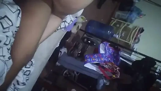 Yerli çalışan patronunun yarağının üstüne çıkıyor