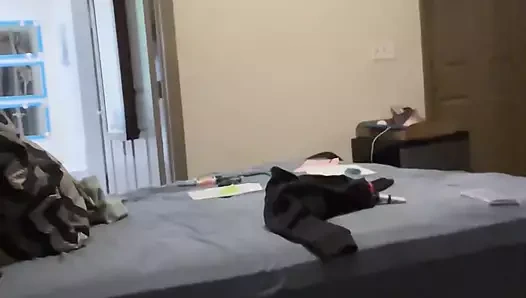 Yüzüm dölle dolacak mı? yoksa onu mu sikiyorum?