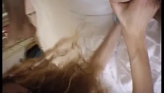 Her iki deliğini de siktiren vahşi Alman sürtük