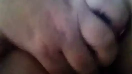 Curiouscutie oyun oynuyor