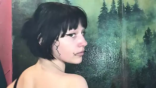 Derin gırtlak ve dar amcıklı bir kız sekreter rolü için deniyor