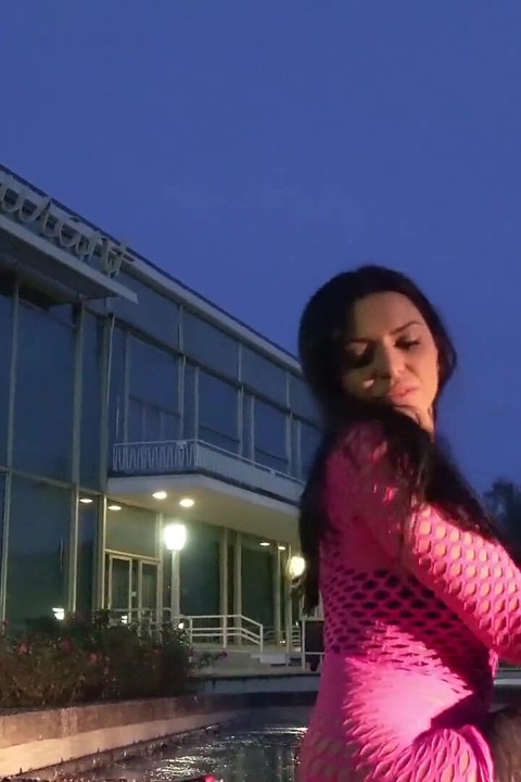 Alman izci - fitness modeli Kira Pickup oyuncu seçmeleri için Berlin'de