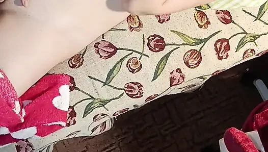 Ich Beobachte Auf Der Masturbation Der Stiefschwester Im Bett