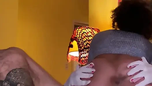 Mickey Mouse'a atladığımda ve ona bu fare tuzaklarının nasıl çalıştığını gösterdiğim zaman