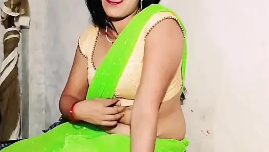 Hintli üvey erkek kardeş üvey kız kardeşinin ağzını tutuyor, seks yapıyor Hintli yenge hardcore seks