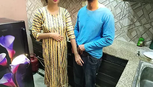 Hintli baldız Savita patronuyla evinde tek başına seks yapıyor