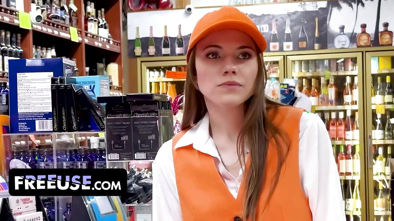 Emma Rosie ve Whitney Oc ateşli üçlü sekste yarağı paylaşıyor