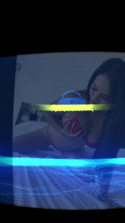 Azgın Asyalı orta yaşlı seksi kadın boşalma kontrolü