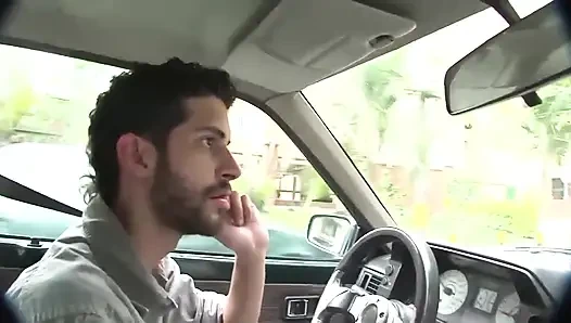 Ateşli edepsiz genç kızın olgun bir yarağa ihtiyacı var