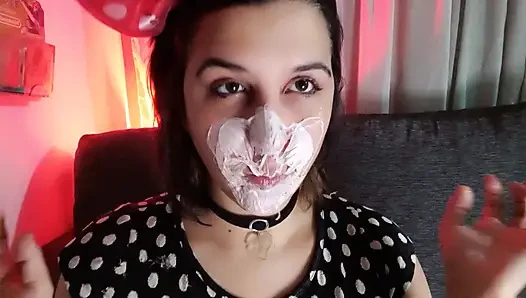 Baloncuk pisliği yapıyor - minnie kıyafeti - tavşan tezgahçı