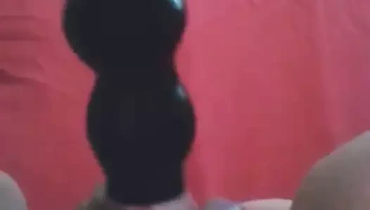 Er macht es mir mit dem Dildo