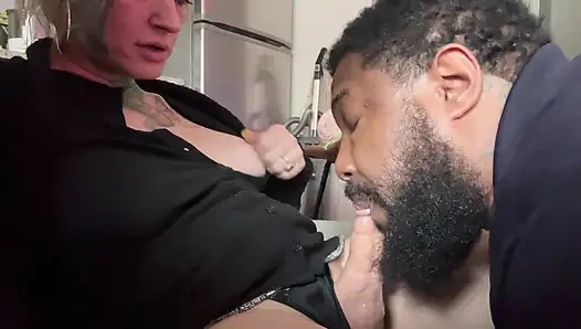 Ts Diana Deelight karanlık taraflı melek adamdan sakso çekiyor