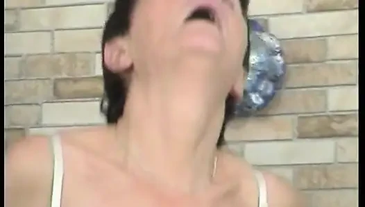 Nine kıllı deliğine yarak alıyor