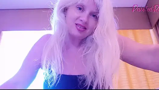 Orta yaşlı seksi kadın sarışın