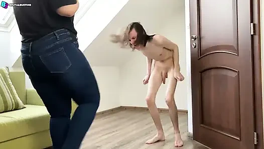 Aptal bedenini en iyi şekilde kullanmak! Testislerde aşırı hasar! - Dave Moon - Jennifer - Bbusting (top kırma)