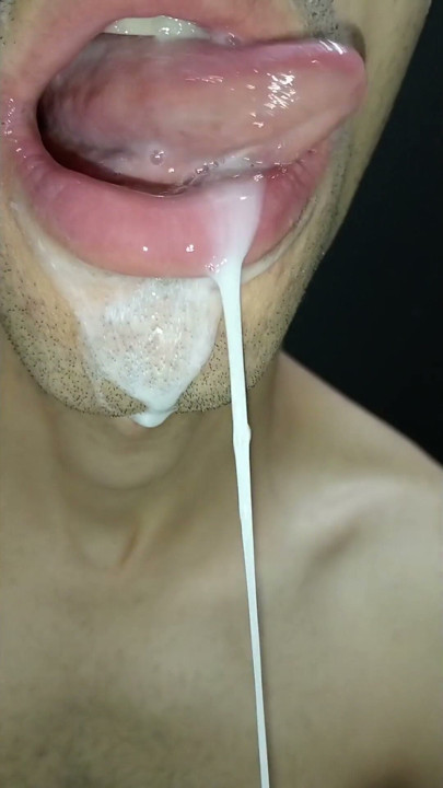 Ağzıma boşal, dölünle oyna ve yut, yakın çekim, yaramaz gay, dil, sulu, ateşli ve itaatkâr trans | Klip 1