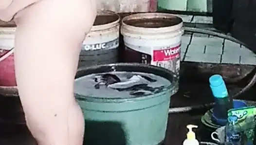 Evde kocam yokken çıplak dans ediyorum ve mastürbasyon yapıyorum