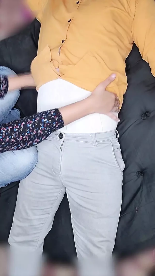 Bölüm 1 üvey kız kardeşim beni seks için baştan çıkarıyor