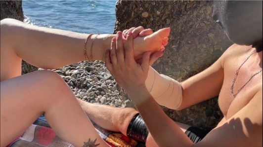 Metres lara gets ayak masaj itibaren bir köle