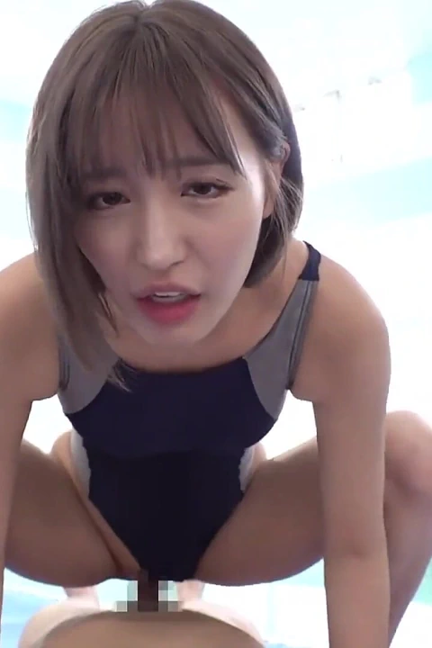 Kaltak eğitmeni bir jimnastikçi hatun spor salonu oğlanlarını sikmek için enfes yalama tekniğini kullanıyor. Bölüm 3