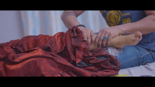 Güzel Hintli yenge bilinmeyen kişiyle seks yapıyor