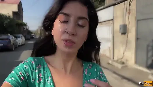 Köylü fahişe için yüzüne üçlü boşalma - halka açık boşalma