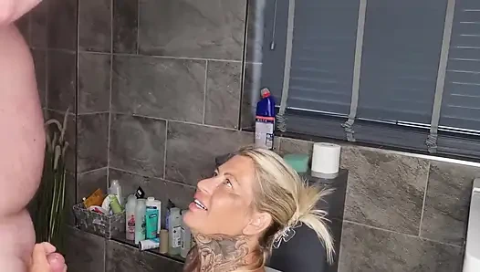 Banyoda sakso ve döl yutma