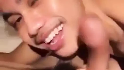 Malezyalı adam emiyor