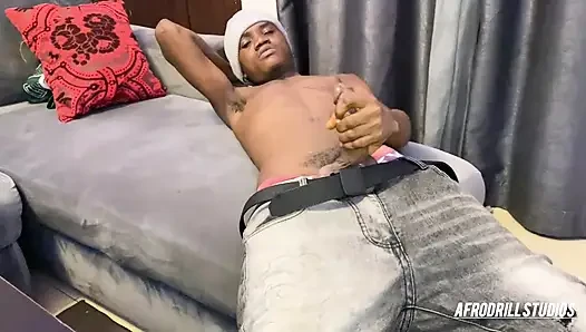 Üvey kız kardeşim amını sikip amının içine boşalmam için beni baştan çıkardı
