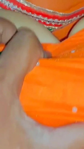 Захватывающий момент из "Diwali специальный подарок для мужа раком с большой задницей индийской домохозяйки хинди Аудио"