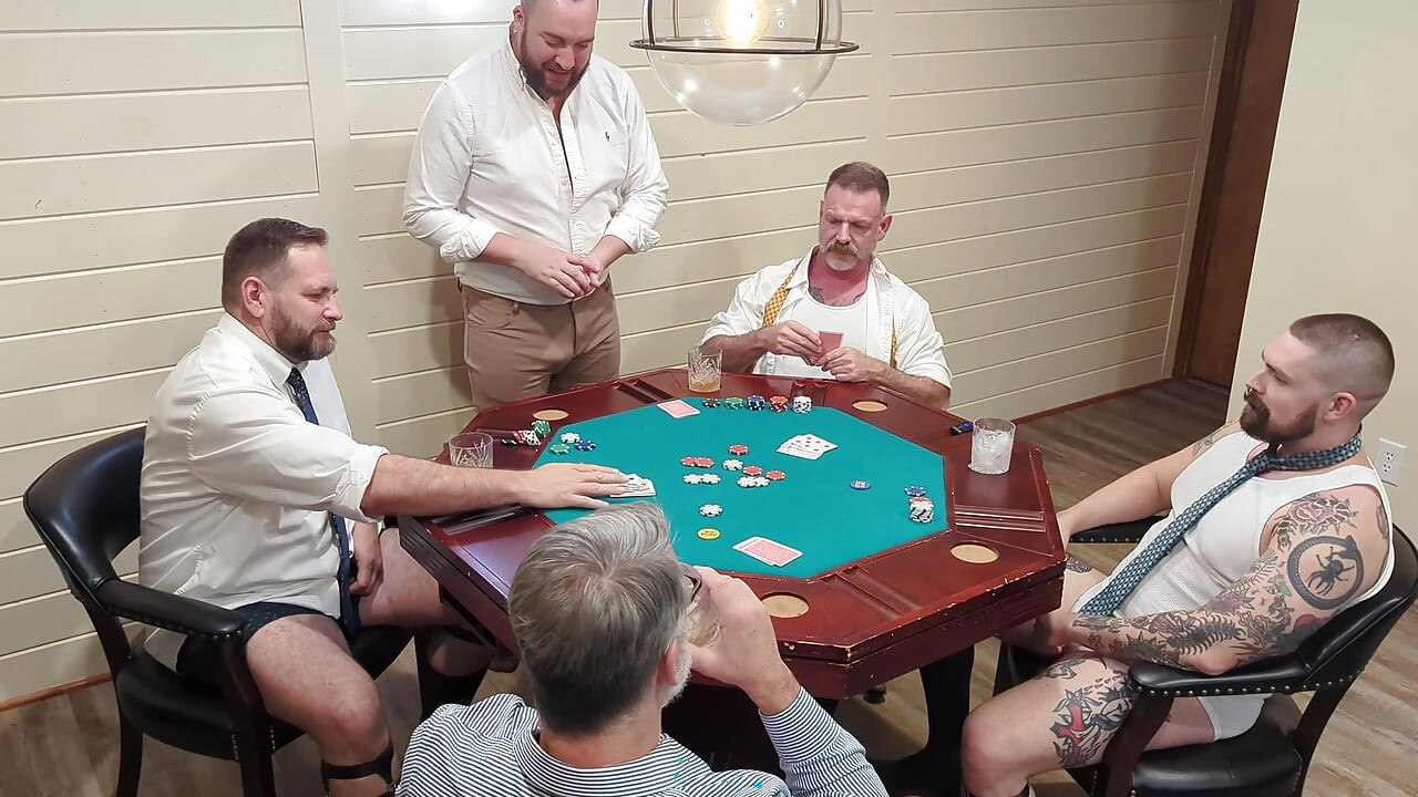 Striptiz poker partisi grup sekse dönüşüyor