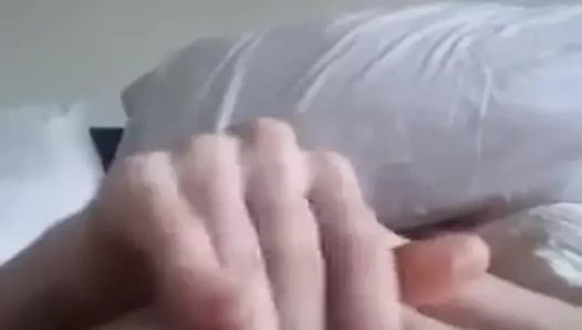 Sürtünme ona klitoris yapar ona kedi fışkırtma